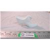 Image 1 : Fenton milk glass slipper