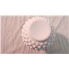 Image 3 : 5" Tall Milk Glass vase - Hobnail