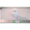 Image 1 : 5" Tall Milk Glass vase - Hobnail