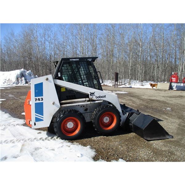 Melroe Bobcat Model 743 with heater (runs well) 1985 Kubota Diesel (3774 hours) Bottom end was Done,