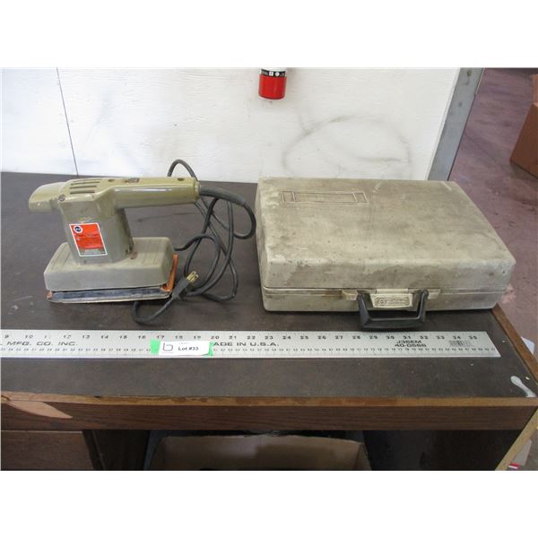 Black & Decker Finishing Sander with case (working)