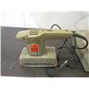 Image 2 : Black & Decker Finishing Sander with case (working)