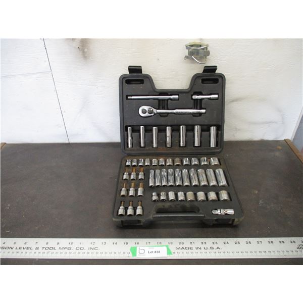 Mastercraft metric standard socket set 3/8 (in case)