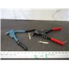 Image 1 : (2) Pop riveting tools