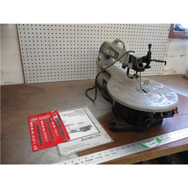 Delta 16" Scroll Saw + extra blades (working) with manual