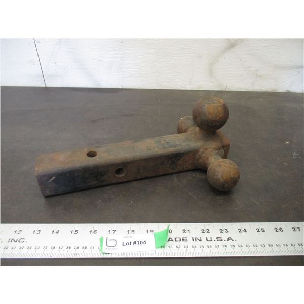 Receiver hitch with 3 balls - 1 7/8, 2, 2 5/16