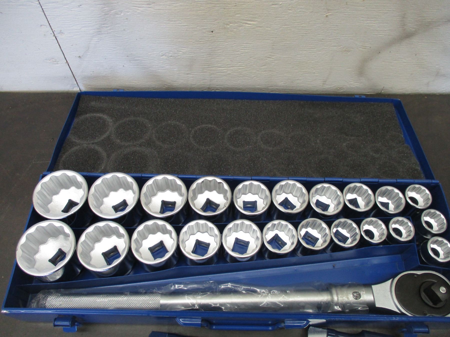 NEW Powerfist 26pcs 3/4" Professional socket set in case