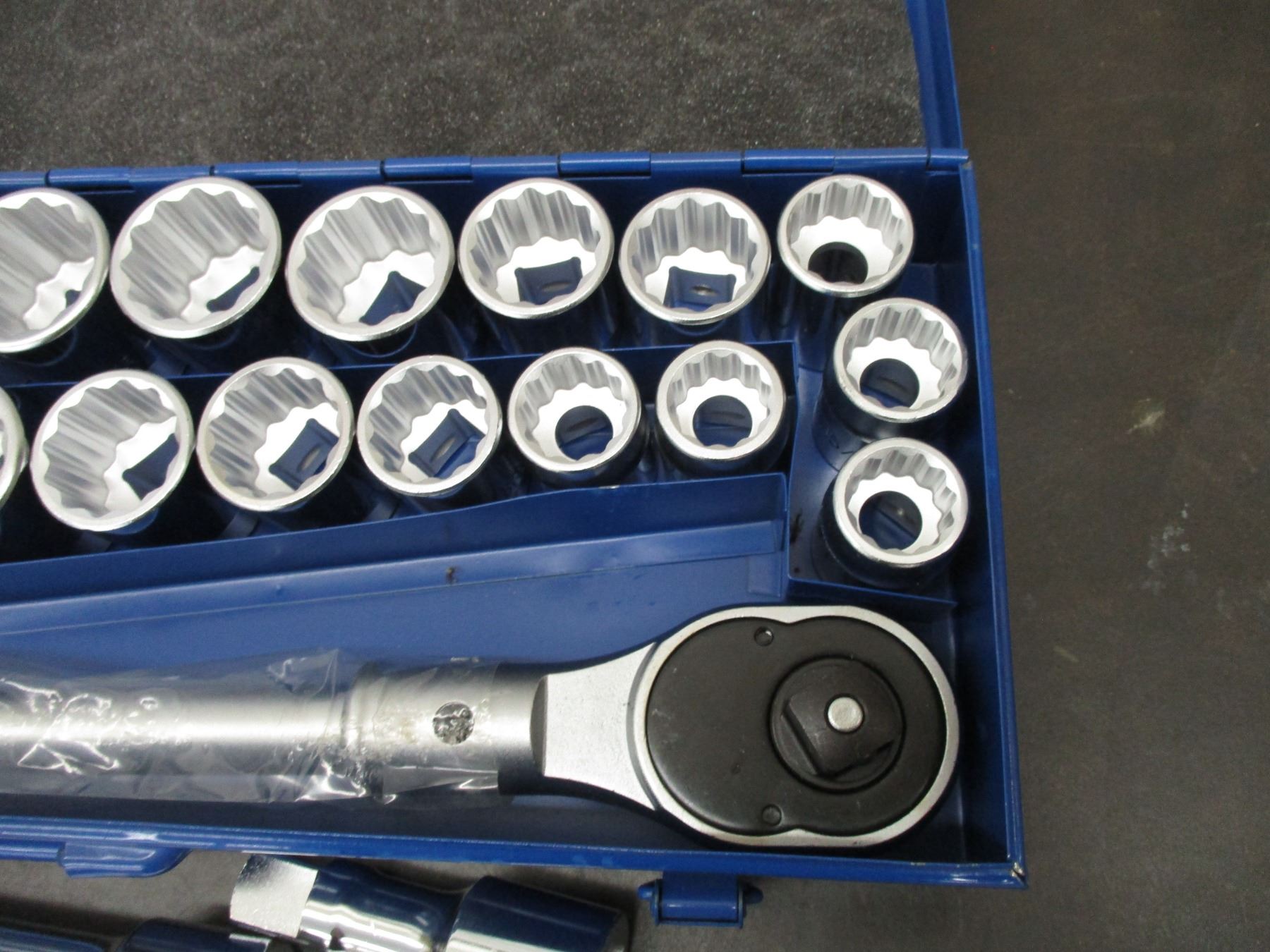 NEW Powerfist 26pcs 3/4" Professional socket set in case