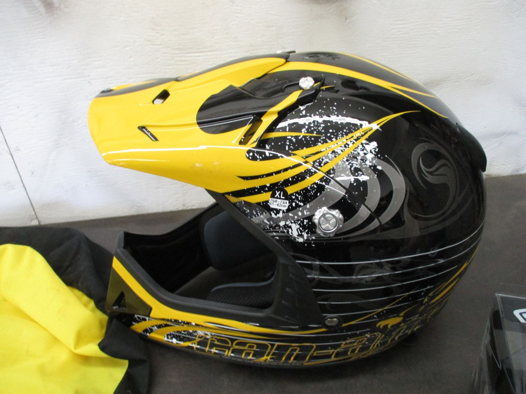(New) Can Am helmet with bag + goggles XL Bodnarus Auctioneering