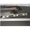 Image 3 : Handsaws, Nail Puller, Level