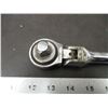 Image 3 : 3/8 ratchet swivel head