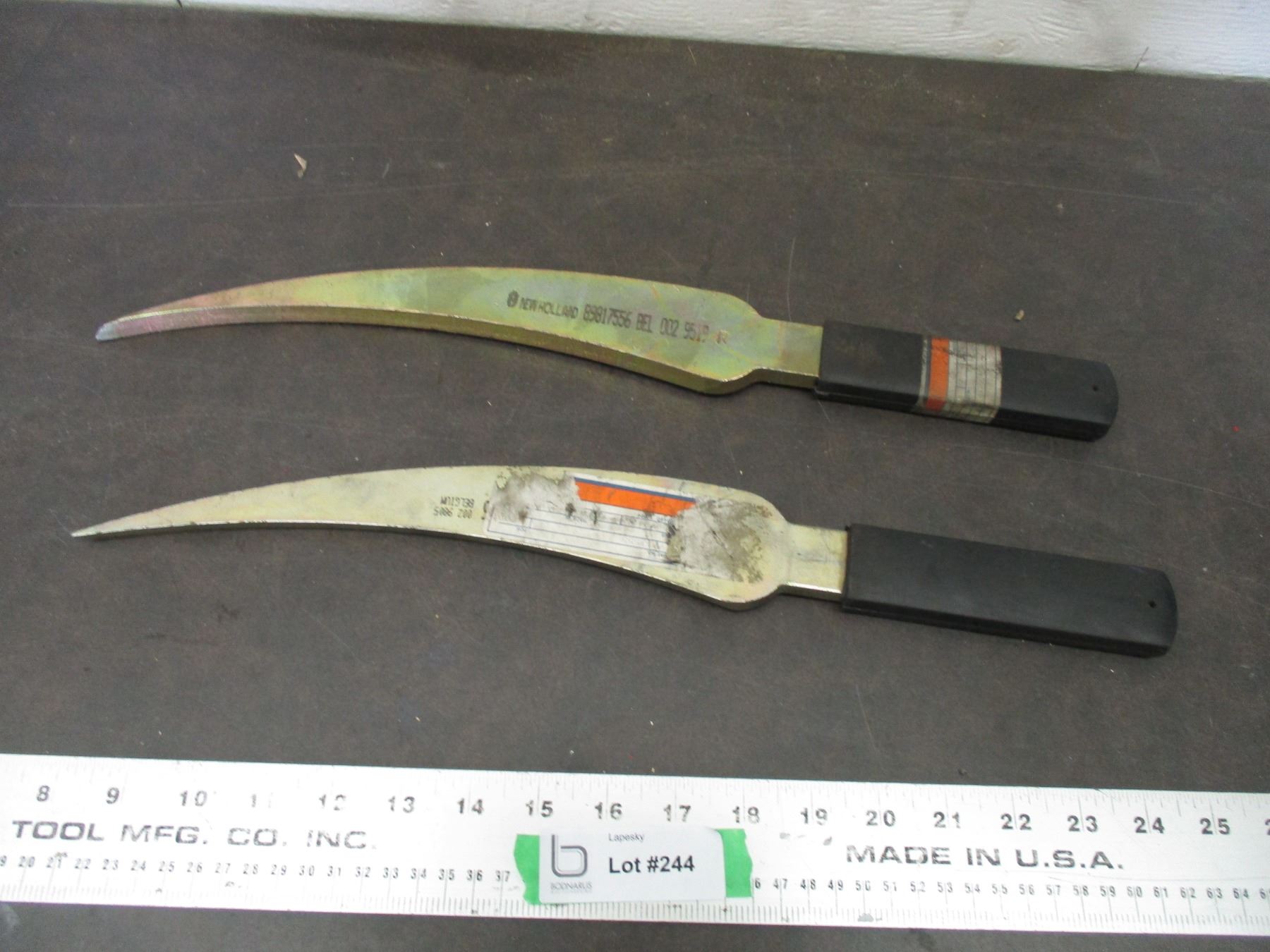 Gib key puller left + right hand made by New Holland Bodnarus