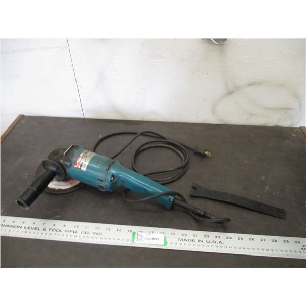 Makita 125mm disc grinder (working)