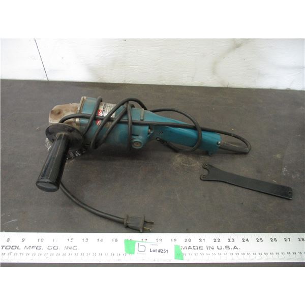 Makita 125mm disc grinder (working)