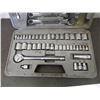 Image 3 : Craftsman 3/8 ratchet + socket set in case