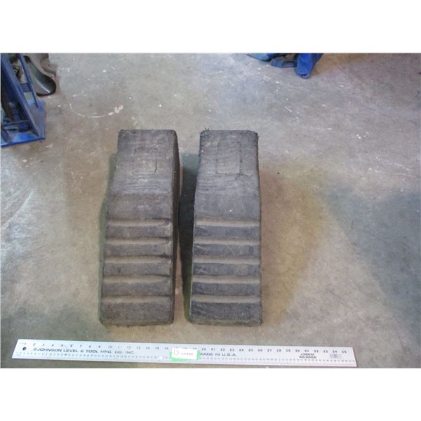 (2) Rubber car ramps