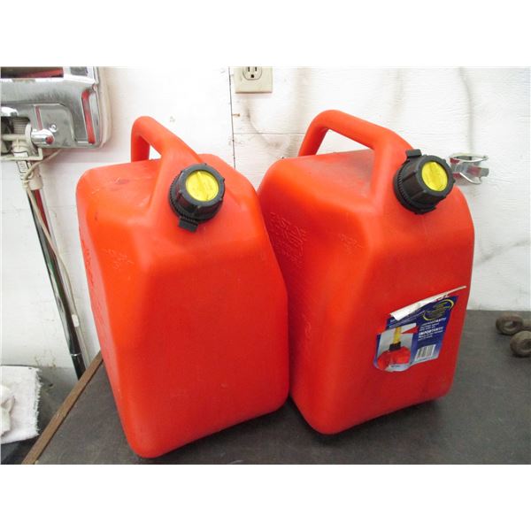 2 gas cans 25 litre