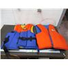 Image 1 : (2) life jackets - medium