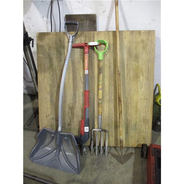 (4) Yard/garden tools