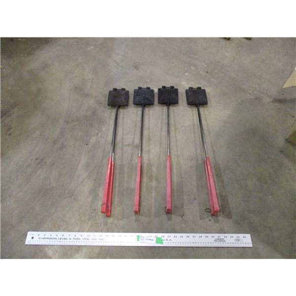 (4) Bush-pie makers - camping