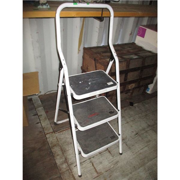 Step ladder - 48" tall (3 step)