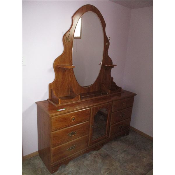 Dresser + Mirror - 7 drawer - 60x16 (glass front)