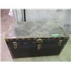 Image 1 : vintage trunk