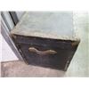 Image 3 : vintage trunk