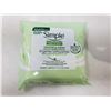 Image 2 : Simple Sensitive Skin Cleansing Wipes 4X25
