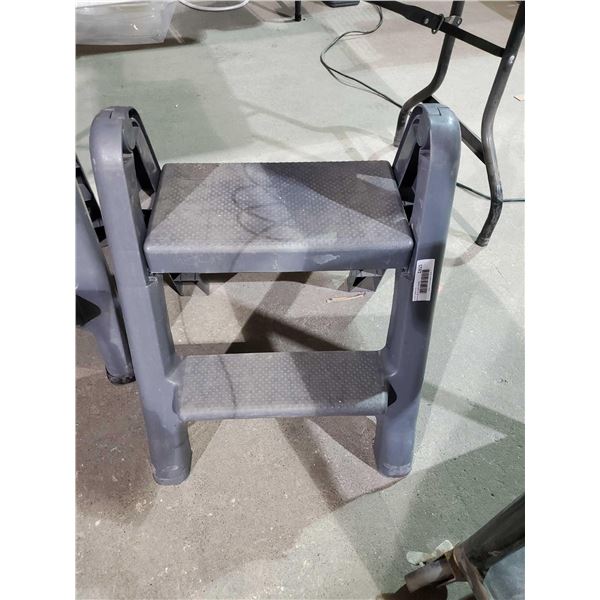 Rubbermaid Folding 2 Step Step Stool