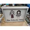 Image 1 : The Colander Girls Light Box 25.5x19.5x5"