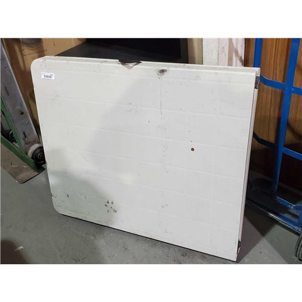 6' Folding Buffet Table - Small hole on side of table as seen in photos.