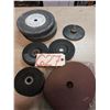 Image 1 : mixte meule, disc a grinder et papier sablé