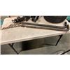 Image 2 : HEAVY DUTY TRAILER HITCH, SWAY BARS AND TIRE