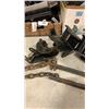 Image 8 : HEAVY DUTY TRAILER HITCH, SWAY BARS AND TIRE