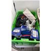 Image 2 : 2 TOTES OF TOOLS, CHAINS, FLASHLIGHTS