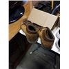 Image 2 : 5 AIR TOOLS, LOAD STRAP, JACKS AND SHOES