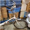 Image 2 : VINTAGE WHITE VOYAGEUR LEADER FOLDING BIKE