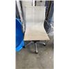 Image 2 : IKEA KIDS EGG CHAIR AND WHITE GAS LIFT OFFICE CHAIR