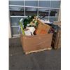 Image 1 : PALLET OF ESTATE GOODS