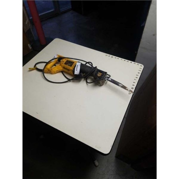 DEWALT DW304P RECIPROCATING SAW