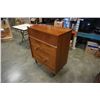 Image 2 : MID CENTURY MODERN 4 DRAWER CHEST OF DRAWERS