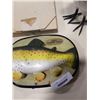 Image 8 : COLLECTOR PLATE, ROCKY RAINBOW TROUT AND OWL FIGURE