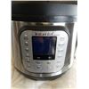 Image 2 : AS NEW ELECTRIC PRESSURE COOKER DUO NOVA 60 6 QUART