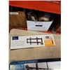 Image 2 : 2 NEW INSIGNIA TV WALL MOUNTS 47"-80" TILTING AND 13"-32" FIXED
