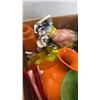 Image 3 : ART GLASS AND CERAMIC DISHES, BIRD FIGURE, FRUIT, VASES