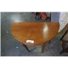 Image 2 : VINTAGE D TABLE