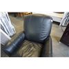 Image 2 : BLACK LEATHER LAZBOY CLASSICS RECLINER