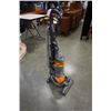 Image 2 : DYSON DC 25 UPRIGHT VACUUM WORKING