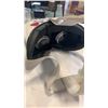 Image 8 : OCULUS RIFT 2 VR HEADSET WITH WIRELESS CONTROLLERS - TESTED WORKING